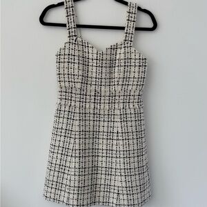 Alice and Olivia
Decker Sweetheart Neck Mini Dress